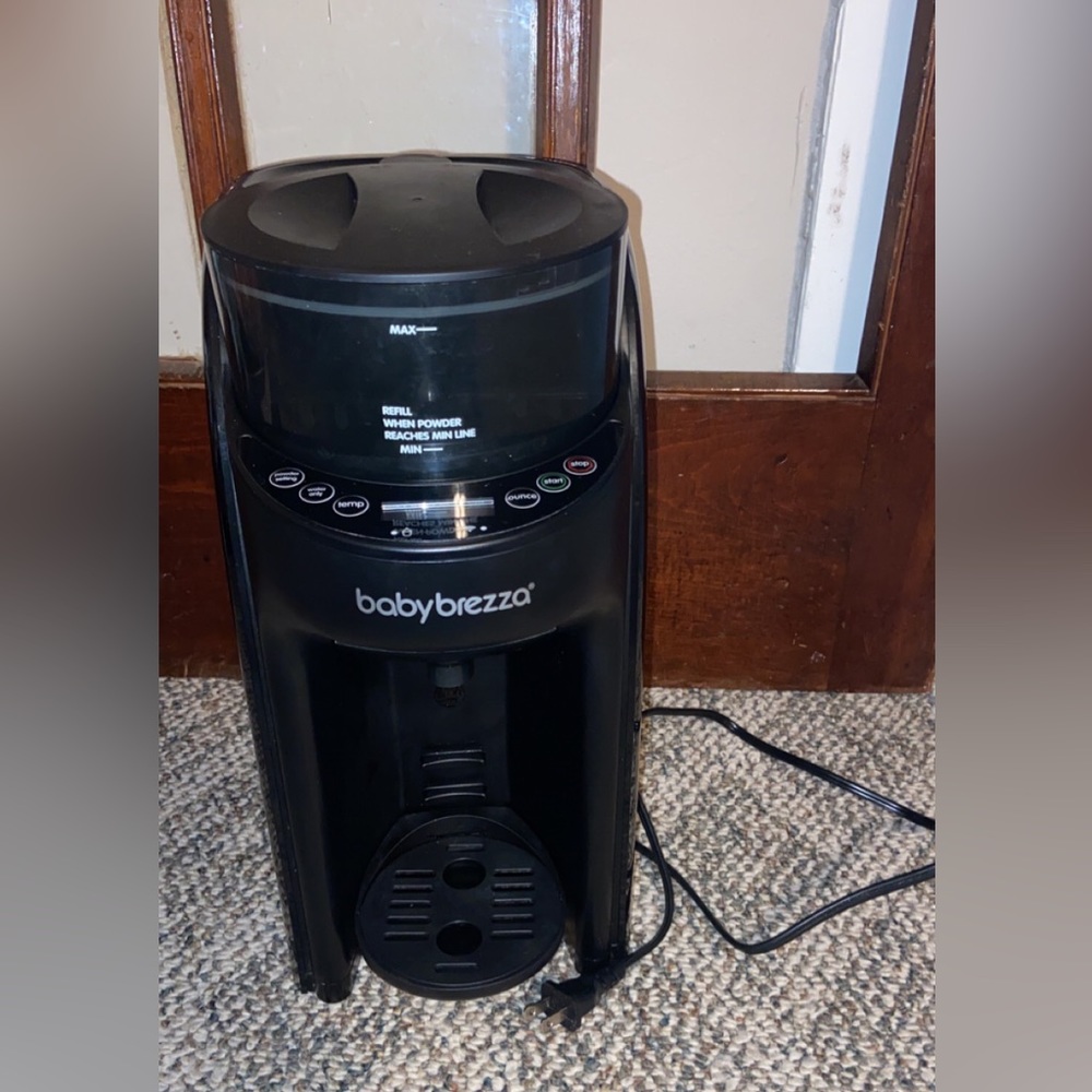 Baby brezza advanced formula pro with Wi-Fi